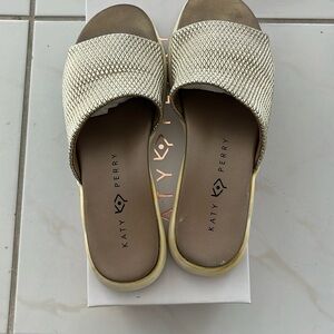 KATY PAERRY SANDALS SIZE 9